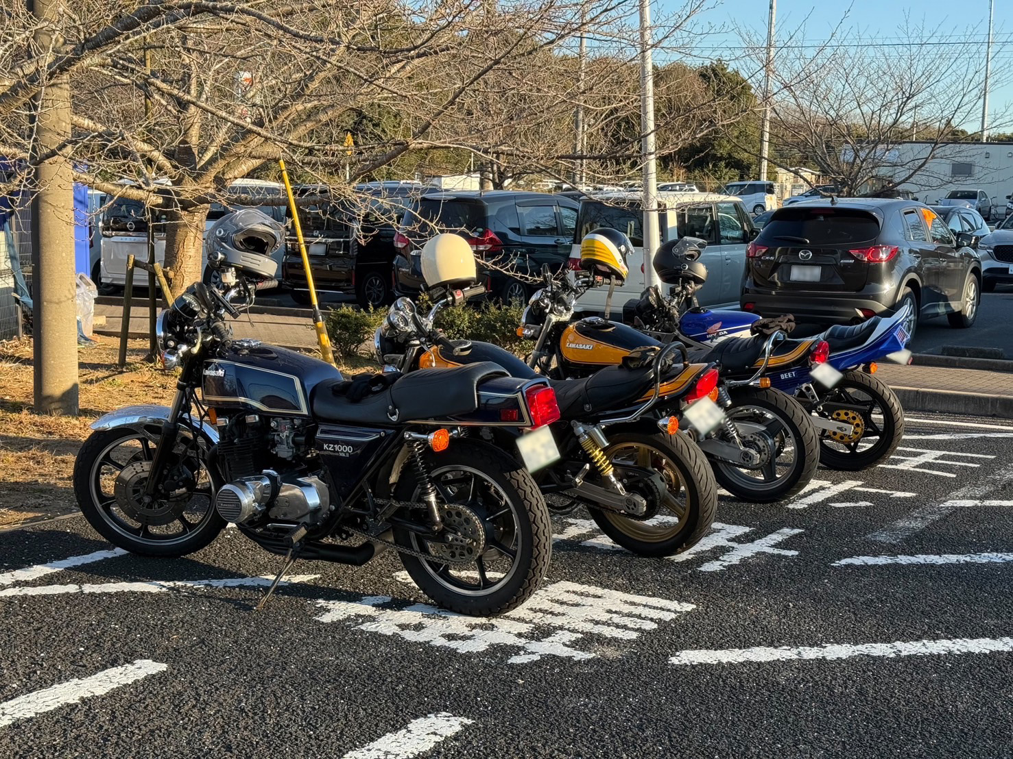 駐車したバイク